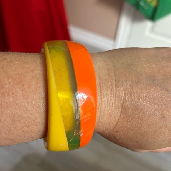 4/$50 Vibrant Orange and Yellow Bangle Bracelet 😊 - Picture 1 of 6